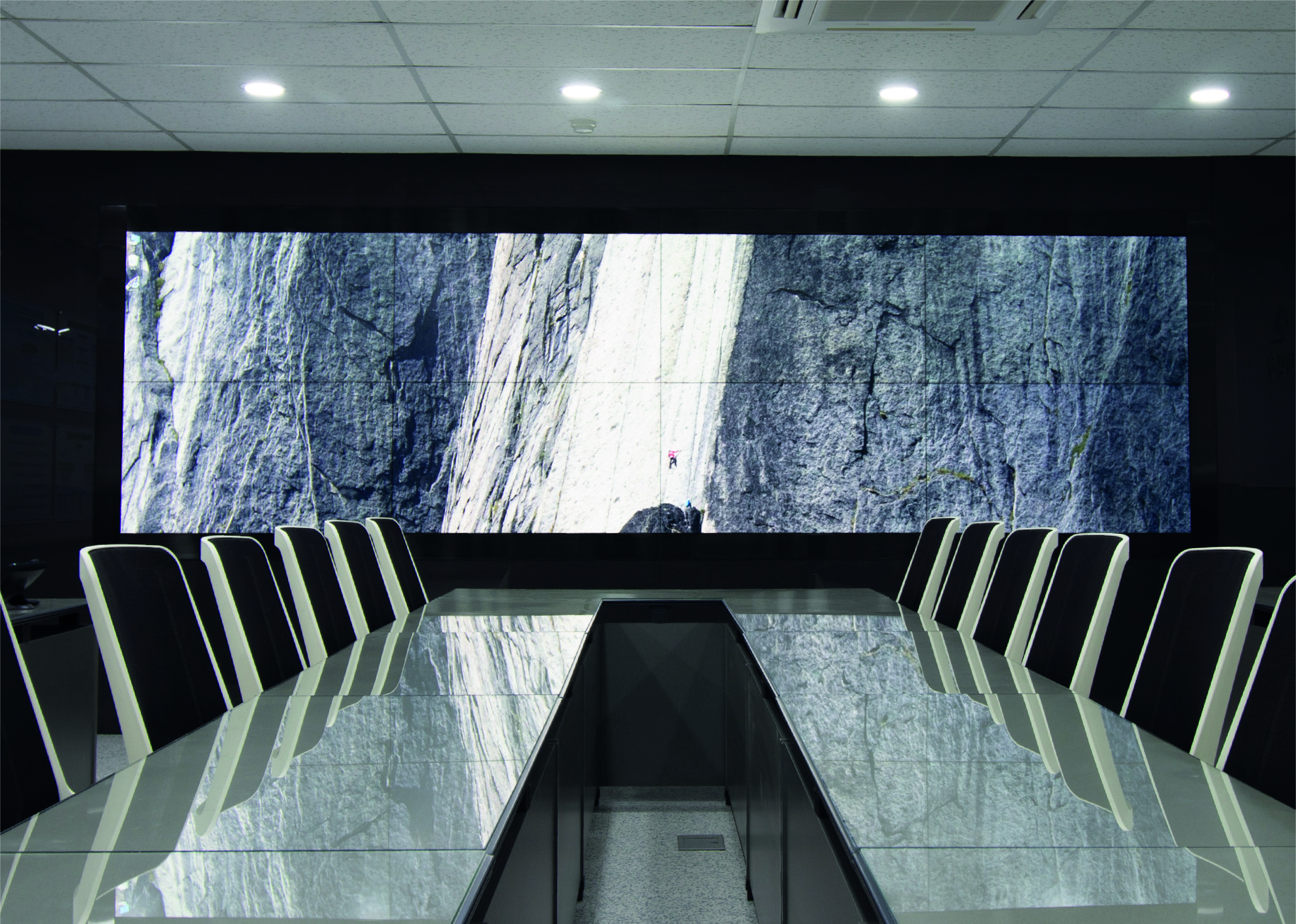 한국 대학의 전문 시청각 강의실 솔루션