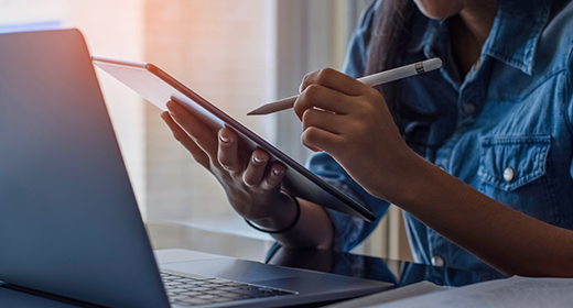 大教室のAV設備を タブレット端末で管理するソリューション事例